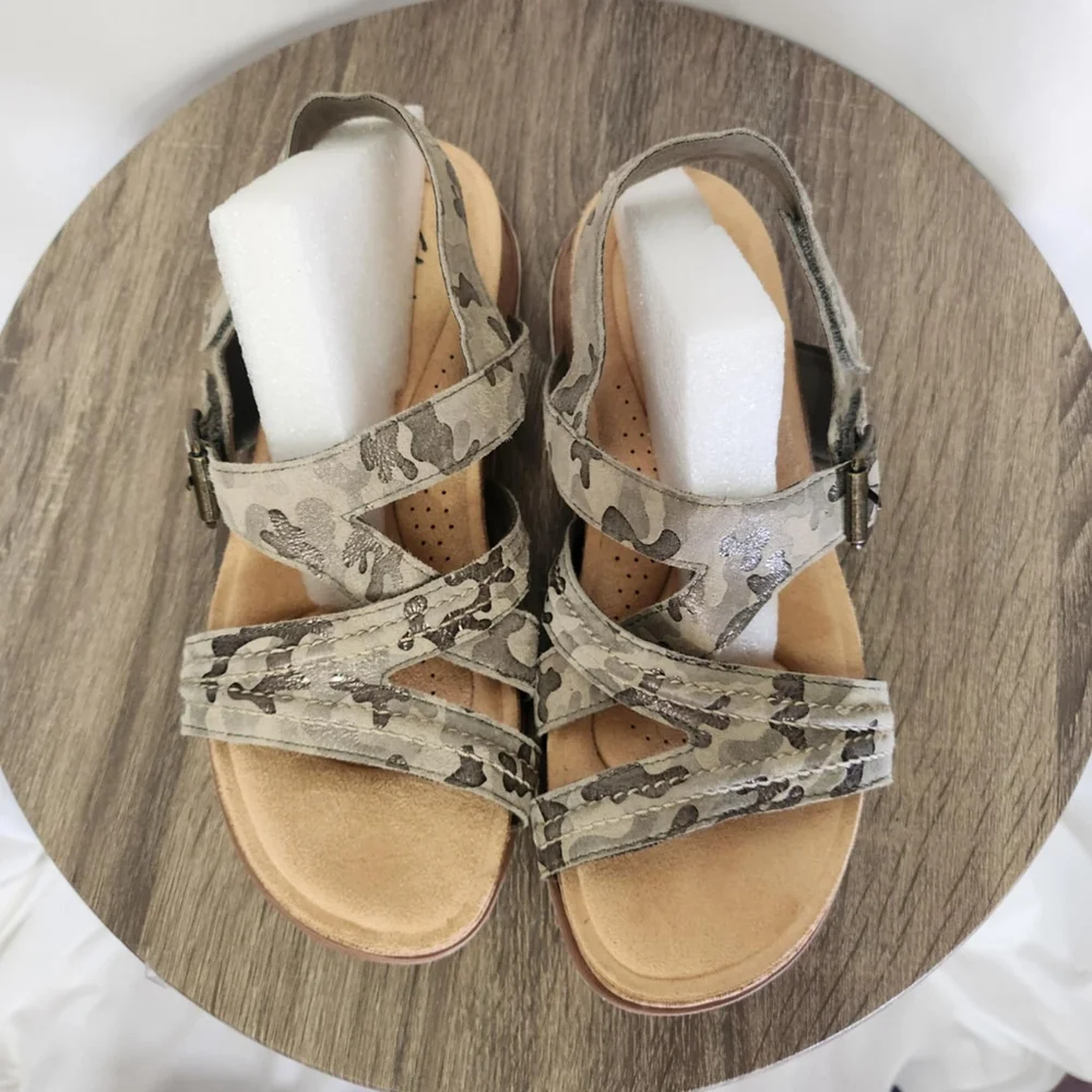 Clarks Women Adjustable Sandals ANKLE STRAP Brynn Step Green Leather SIZE 8.5